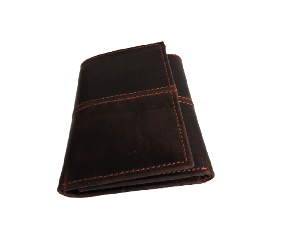 สีน้ำตาลเข้ม