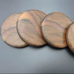 Posavasos de Madera Natural Modernos, Hechos a Mano, Ecológicos, con Diseño Personalizado, Grabado Láser, Acabado en Nogal y Bambú, Lavables - Product Image 1