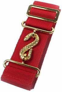 สายคาดเข็มขัดเมสันแบบยาวขึ้น ทำจากหนังสีแดง ปักลายด้วยวัสดุหนัง และสำหรับตำแหน่งผู้ช่วยผู้ว่าการระดับสูงสุด - Product Image 5