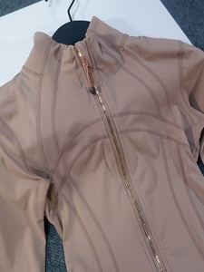 Veste de yoga légère pour femme, respirante et extensible, idéale pour la gym, l'entraînement, la course à pied et le fitness - Product Image 4