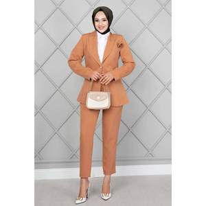 ชุดเสื้อแจ็คเก็ตฮิญาบเข็มกลัดสีพีช - Product Image 1