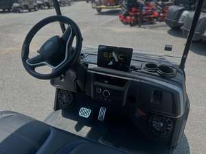 Voiturette de golf 4 places blanche de qualité abordable avec batterie au lithium de 105Ah pour les déplacements urbains et les centres de villégiature - Product Image 5