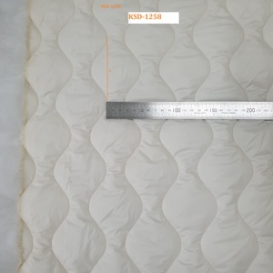 Personnalisation du traitement de courtepointe 958 carré pour 2-5 couches de polyester 100% de haute qualité du Vietnam - Product Image 2