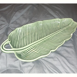 Superior <b>Decor</b> Leaf Tray Premium Aluminium Serving Platter For Dining Household Wedding Kitchen Celebration And Restaurant Trays - Product Image 1