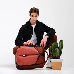 Sac à dos imperméable unisexe léger Design pliable Idéal pour les voyages sportifs et les loisirs Disponible en gros - Product Image 1