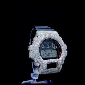 Montres en or jaune de luxe en gros, design diamant, quartz moissanite VVS, carré, saphir glacé, édition limitée - Product Image 4