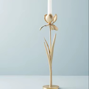 Exquisito candelabro botánico dorado para una decoración atemporal. Disponible a precios de mayoreo - Product Image 1