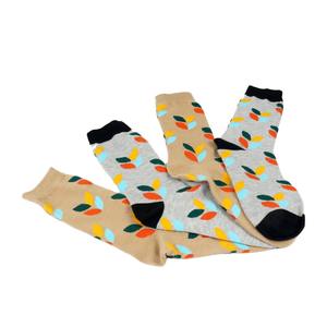 Chaussettes d'hiver unisexes en bambou décontractées respirantes avec logo jacquard de qualité supérieure, vente chaude, personnalisables - Product Image 4
