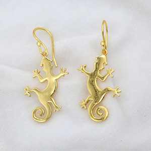 Vente en gros de boucles d'oreilles lézard plaqué or en laiton bijoux de reptile pour femmes faites à la main boucles d'oreilles boho à la mode d'inspiration animale - Product Image 2