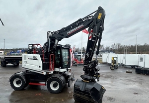 Excavatrice Hidromek 150 WR d'occasion efficace avec une structure durable, des performances hydrauliques robustes et un excellent équipement de démolition - Product Image 3