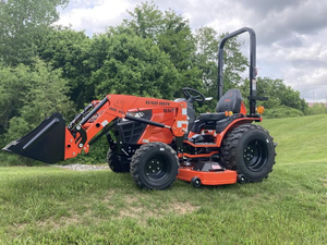 Tractor BAD BOY 2026, 4035CH 1025 con Cargador Compacto - 25 HP de Potencia y Fuerza de Elevación, con Plataforma de Corte de 60 Pulgadas - Product Image 1