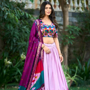 ชุดปาร์ตี้งานแต่งสไตล์อินเดียชุด lehenga choli ลายฟอยล์ผ้าไหมทัสซาร์เย็บอย่างเต็มที่ - Product Image 1