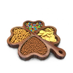 Bandeja moderna para servir nueces de fruta seca de madera con forma de trébol, cuatro compartimentos en forma de corazón, Plato decorativo para aperitivos de varias secciones - Product Image 4