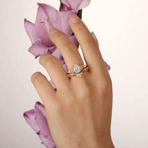 แหวนหมั้นเพชรทรงลูกแพร์ Jeulia Infinity Gold - Product Image 6