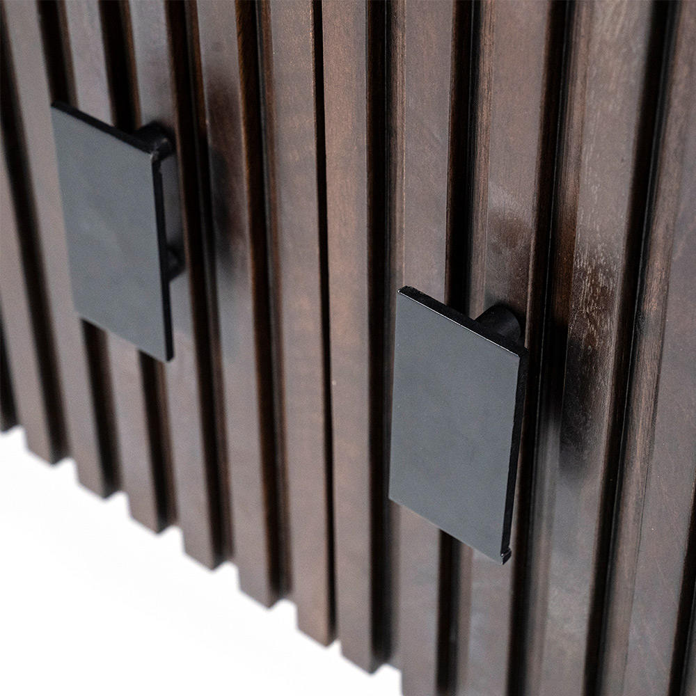 สีดำและสีน้ำตาล