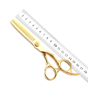 Top ciseaux de coupe de cheveux de coiffeur élégants sur mesure avec finition rasoir doré meilleurs ciseaux de cheveux avec poignée élégante - Product Image 5