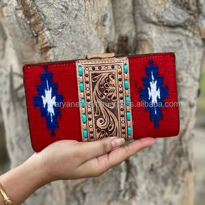 Nouvelle couverture de selle aztèque pochette en cuir Western élégant à deux volets femmes portefeuilles usiné à la main Gamble vente chaude embrayages de sculpture - Product Image 4