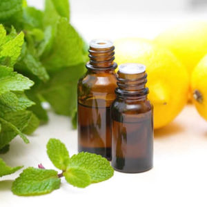 AROMAAZ INTERNATIONAL's Pure Organic Spearmint Hydrosol Liquid Form Flower Materia prima de India al por mayor para exportación - Product Image 1