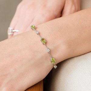 Pulsera de tenis de peridoto verde lima con gemas y cadena de plata de ley 925 para mujer, piedra de nacimiento de agosto, brillo intenso - Product Image 1
