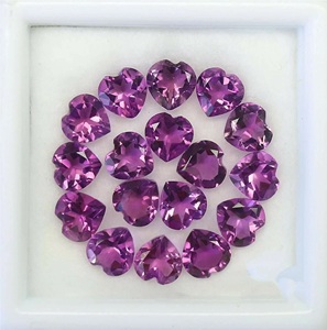 พลอยสีม่วงทรงหลวมรูปหัวใจได้รับการรับรองจากผู้ผลิตสำหรับการทำเครื่องประดับ - Product Image 1