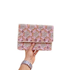 กระเป๋าถือคลัทช์ประดับลูกปัดสำหรับผู้หญิงกระเป๋าโบโฮดีไซน์ล่าสุดผลิตในอินเดีย - Product Image 1