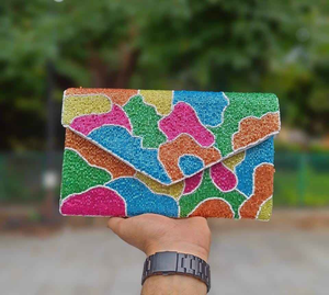 Bolso de noche con cuentas tejido a mano con cuentas de semillas que detallan el bolso bordado con cuentas con Unique by glowin fashion - Product Image 6