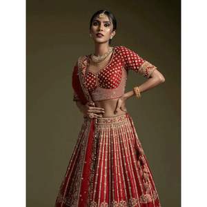 Trendmalls Mujer A-Line V-cuello Lehenga Choli con bordado de satén Lentejuelas doradas Trabajo Ecológico Incluyendo Dupatta (L272) - Product Image 2