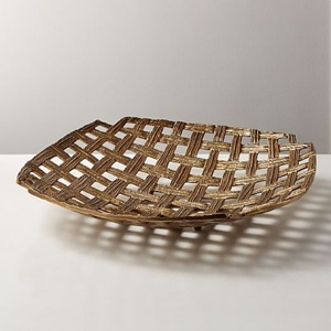 Plateaux de service décoratifs haut de gamme faits à la main en laiton et aluminium, finis pour l'hôtellerie, la maison et la décoration de table - Product Image 4