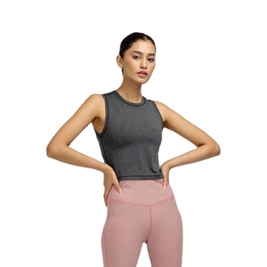 Débardeur pour femme de haute qualité fabriqué par un fabricant sur mesure, offrant une durabilité supérieure pour le marché mondial de la vente en gros de vêtements. - Product Image 1