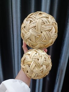 Bola de ratán hecha a mano de Navidad Bolas de mimbre de Navidad Difusor de caña Decoración de moda Bola de ratán - Product Image 4