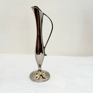 Jarrón Estilo Jarrón con Acabado Plateado, Perfecto para Arreglos Botánicos, Exhibición de Plantas de Interior y Esquinas Decorativas, de la India - Product Image 1