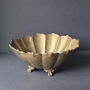 Bol de service en laiton décoratif moderne avec extérieur en or poli et finition texturée martelée - Product Image 3