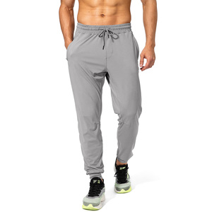 Pantalon de jogging pour homme avec logo personnalisé, taille élastique, en spandex et polyester, pour la course à pied, l'entraînement, la salle de sport, coupe droite, mi-longueur, décontracté, avec poches - Product Image 4