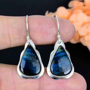 Boucles d'oreilles clous en labradorite bleue, argent sterling 925 plaqué or, certifiées IGI, cadeau élégant pour femme, anniversaire - Product Image 1