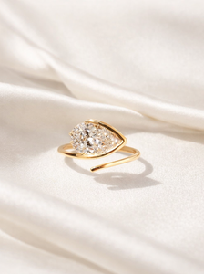 Anillo de Mujer en Oro Amarillo de 14 Quilates con Baño de Rodio, con Diamante Solitario Corte Pera, Certificado IGI, Anillo de Cóctel de Lujo - Product Image 3