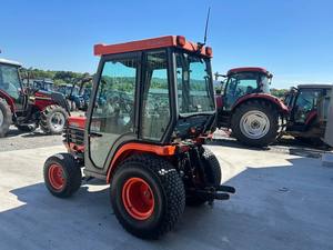 Tracteur compact Kubota B2410, direction assistée, transmission hydrostatique, pompe de boîte de vitesses, roulement, engrenage, moteur essentiel, 2 ans - Product Image 3