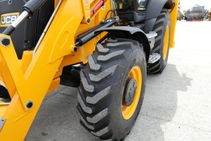 Chargeuse-pelleteuse JCB 3CX 4x4 de 74 CV, machine d'excavation diesel avec chargeur frontal hydraulique et godet arrière - Product Image 5