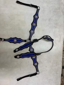 Ensemble de sellerie pour chevaux de style western en cuir pleine fleur, idéal pour le rodéo et la compétition, disponible en gros – Directement de l'usine - Product Image 3