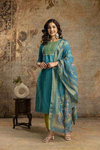 ชุดคุर्ตาผ้าฝ้ายพิมพ์ลายทันสมัยสำหรับผู้หญิง ดีไซน์ล่าสุด พร้อมกางเกงและผ้าคลุมไหล่ เหมาะสำหรับใส่ทำงานประจำวัน ผ้าทอแห้งเร็ว ซักได้ ใส่ไปงานปาร์ตี้ได้ - Product Image 2