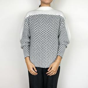 Suéter de Invierno de Manga Larga para Mujer con Logotipo Personalizado en la Parte Delantera, 100% Lana de Alta Calidad - Product Image 2