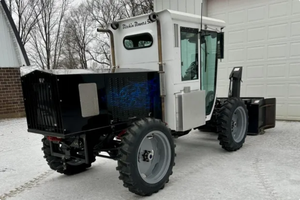 LISTO PARA CONDUCIR - USADO, VOLANTE A LA IZQUIERDA |   Volante a la derecha |   Soplador de Nieve 4x4 CUSTOMMSS 327-POWEREDDSS - Product Image 3