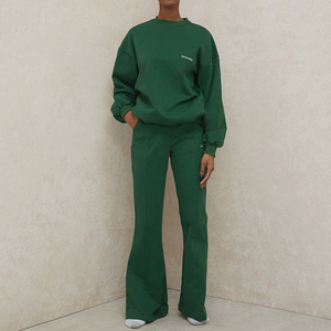 OEM Logo personnalisé Streetwear Ensemble Deux Pièces Jambe évasée Femme Pantalons Empilés Hauts Courts Motif Solide Tricot Sweats Décontracté - Product Image 2