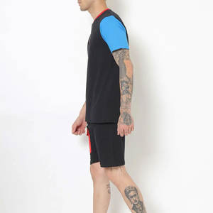 Collection de marques décontractées à la mode Ensemble de shorts et de t-shirts à manches courtes pour hommes - Product Image 4