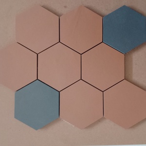 De l'appartement au fabuleux 98mm 4 "Hexagone Carreaux de mosaïque en céramique vitrifiés pour murs et sols de toilettes Zones de réception - Product Image 1