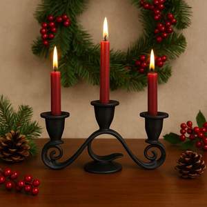 Candélabre en métal doré pour la décoration intérieure de la maison avec une finition royale et de beaux détails pour une installation élégante aux chandelles - Product Image 1