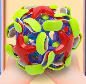 Bola de mano de estiramiento mágico versátil para jardín de infantes para niños, juguete de mano colorido de gran tamaño para lanzar al aire libre - Product Image 5