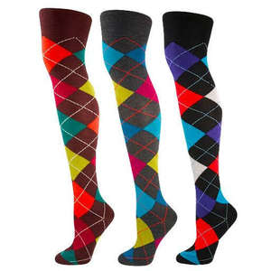 Chaussettes hautes pour jeunes filles en coton doux pour femmes Bonneterie au-dessus du genou élégante avec logo personnalisé OEM - Product Image 3