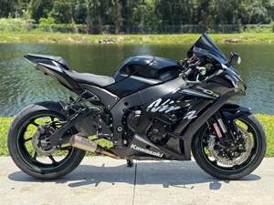 Kawasaki NINJA ZX-10RR usada del 2017 disponible - Product Image 2