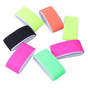Sangles <span class=keywords><strong>de</strong></span> transport <span class=keywords><strong>de</strong></span> <span class=keywords><strong>ski</strong></span> à boucle et crochet réglables OEM avec rembourrage en EVA pour transporter des planches <span class=keywords><strong>de</strong></span> <span class=keywords><strong>ski</strong></span> Accessoires <span class=keywords><strong>de</strong></span> sports d'hiver - Product Image 2