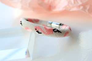 Bracelet manchette en perles faites à la main-Manchette pour femmes et filles - Product Image 6